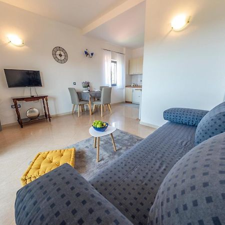 Apartments Krivicic Blue Помер Екстер'єр фото