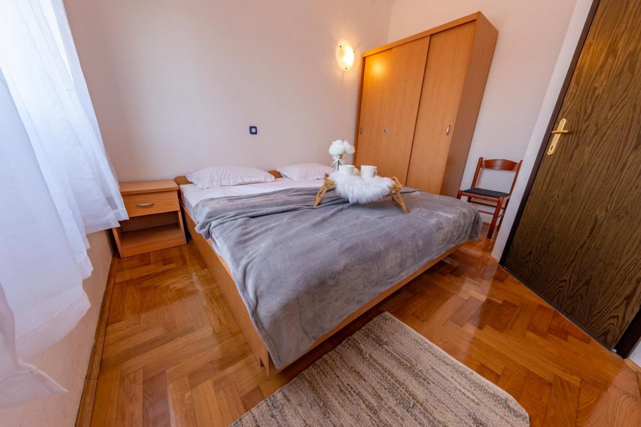 Apartments Krivicic Blue Помер Екстер'єр фото