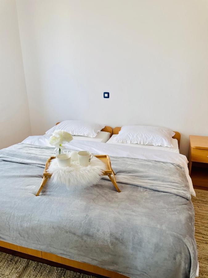 Apartments Krivicic Blue Помер Екстер'єр фото