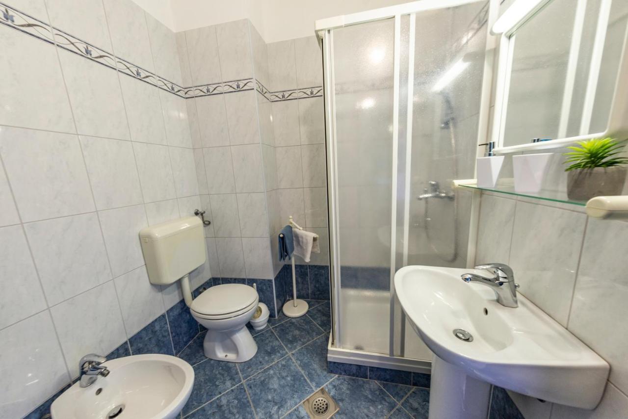 Apartments Krivicic Blue Помер Екстер'єр фото